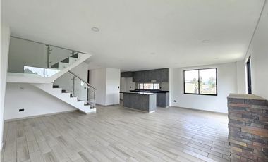 SE VENDE CASA EN COTA VEREDA LA MOYA - CAMELLON STA ROSALIA