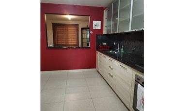 SE VENDE O ALQUILA CASA EN VERSALLES