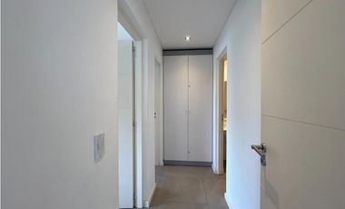 Hermoso departamento 2 dorm. cochera. Grandes vistas. Positive Tower