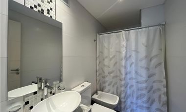 Hermoso departamento 2 dorm. cochera. Grandes vistas. Positive Tower