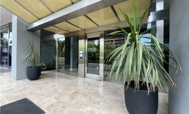 Hermoso departamento 2 dorm. cochera. Grandes vistas. Positive Tower