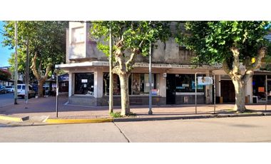 Se vende local en inmejorable ubicación céntrica en Otamendi.