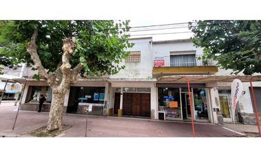Se vende local en inmejorable ubicación céntrica en Otamendi.