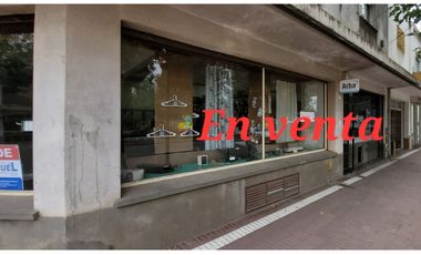 Se vende local en inmejorable ubicación céntrica en Otamendi.