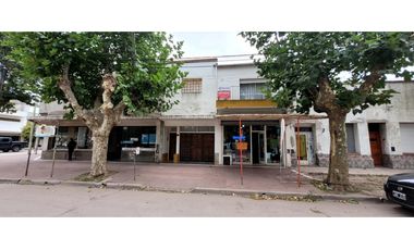 Se vende local en inmejorable ubicación céntrica en Otamendi.