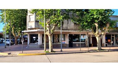 Se vende local en inmejorable ubicación céntrica en Otamendi.