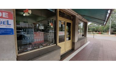 Se vende local en inmejorable ubicación céntrica en Otamendi.