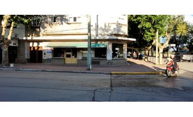 Se vende local en inmejorable ubicación céntrica en Otamendi.