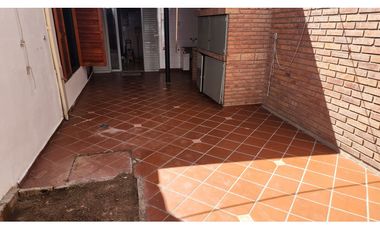 Alquiler Casa 3 dormitorios Barrio Los Paraisos