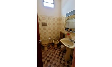 Muy linda casa en 2 plantas en venta en estupenda ubicación