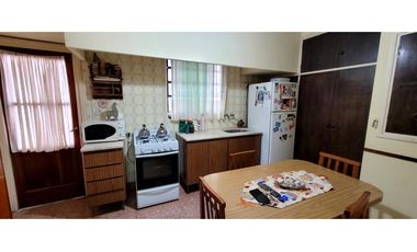 Muy linda casa en 2 plantas en venta en estupenda ubicación
