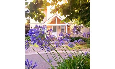 BARRIO LOS ANGELES  MASCHWITZ OPORTUNIDAD - HERMOSA CASA EN VENTA -