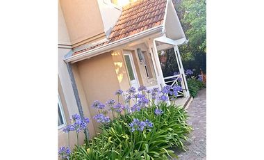 BARRIO LOS ANGELES  MASCHWITZ OPORTUNIDAD - HERMOSA CASA EN VENTA -