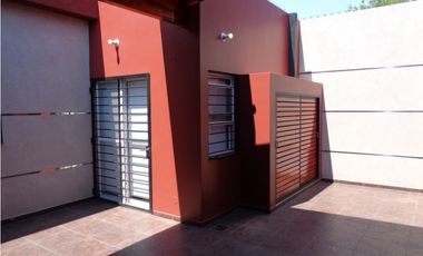 El Rubí de Saenz Peña, casa 2 ó 3 dormitorios impecable y equipada!