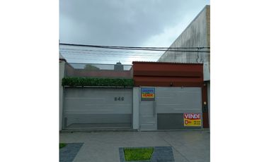 El Rubí de Saenz Peña, casa 2 ó 3 dormitorios impecable y equipada!