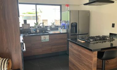 PRIVADA CON PORTON  ELECTRICO