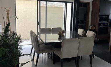 PRIVADA CON PORTON  ELECTRICO