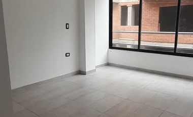 EDIFICO DE TRES PISOS, UNIFAMILIAR EN AMAGA