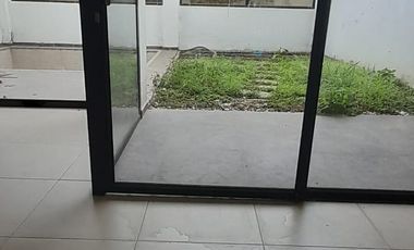 EDIFICO DE TRES PISOS, UNIFAMILIAR EN AMAGA