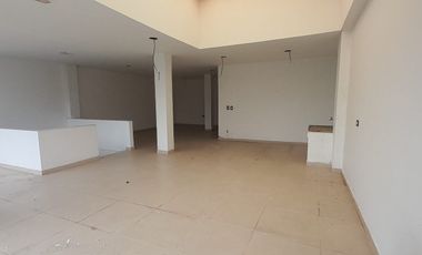 EDIFICO DE TRES PISOS, UNIFAMILIAR EN AMAGA