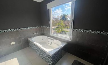 Casa en  Venta y Alquiler Los Lagos Nordelta