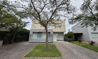Casa en  Venta y Alquiler Los Lagos Nordelta