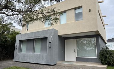 Casa en  Venta y Alquiler Los Lagos Nordelta