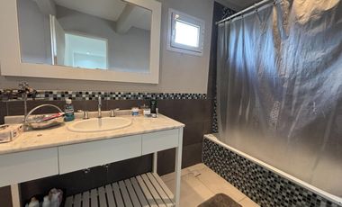 Casa en  Venta y Alquiler Los Lagos Nordelta