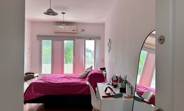ALQUILER-VENTA-Casa-La Montura-5 Ambientes-4 dormitorios-Dependencia-Lote Interno-Pileta
