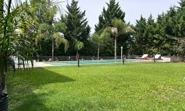 ALQUILER-VENTA-Casa-La Montura-5 Ambientes-4 dormitorios-Dependencia-Lote Interno-Pileta