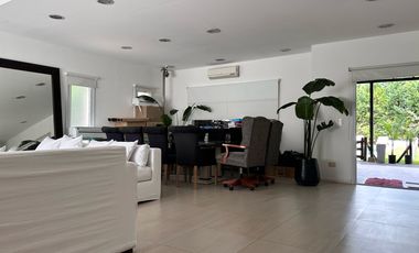 ALQUILER-VENTA-Casa-La Montura-5 Ambientes-4 dormitorios-Dependencia-Lote Interno-Pileta