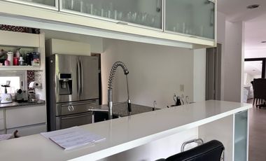 ALQUILER-VENTA-Casa-La Montura-5 Ambientes-4 dormitorios-Dependencia-Lote Interno-Pileta