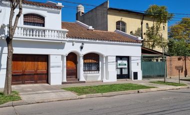 Casa - Centro (Moreno)