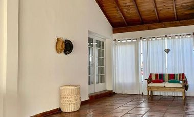 Casa - Centro (Moreno)