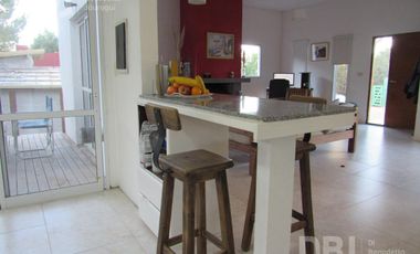 VENTA DE CASA 5 AMBIENTES EN COSTA ESMERALDA