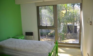 Casa en Venta 4 Dormitorios Quincho Piscina Cochera Doble - Barrio Privado