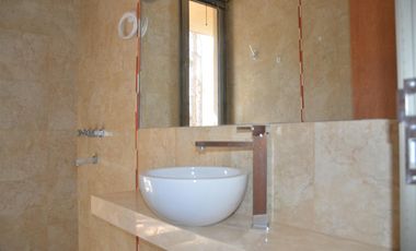 Casa en Venta 4 Dormitorios Quincho Piscina Cochera Doble - Barrio Privado