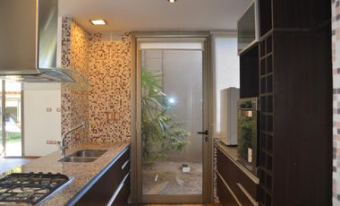 Casa en Venta 4 Dormitorios Quincho Piscina Cochera Doble - Barrio Privado