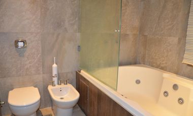 Casa en Venta 4 Dormitorios Quincho Piscina Cochera Doble - Barrio Privado