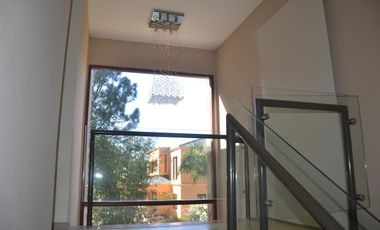 Casa en Venta 4 Dormitorios Quincho Piscina Cochera Doble - Barrio Privado