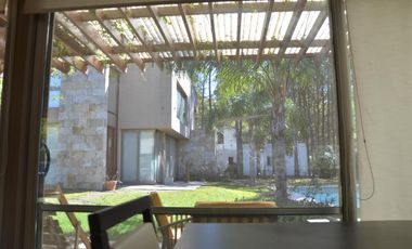Casa en Venta 4 Dormitorios Quincho Piscina Cochera Doble - Barrio Privado