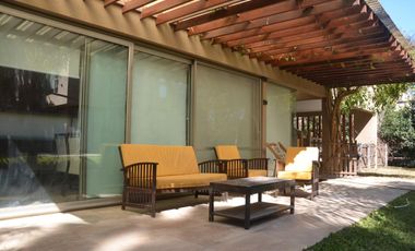 Casa en Venta 4 Dormitorios Quincho Piscina Cochera Doble - Barrio Privado