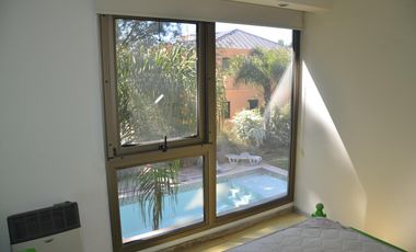 Casa en Venta 4 Dormitorios Quincho Piscina Cochera Doble - Barrio Privado