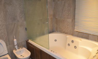 Casa en Venta 4 Dormitorios Quincho Piscina Cochera Doble - Barrio Privado
