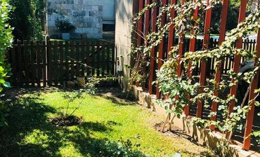 Casa en Venta 4 Dormitorios Quincho Piscina Cochera Doble - Barrio Privado