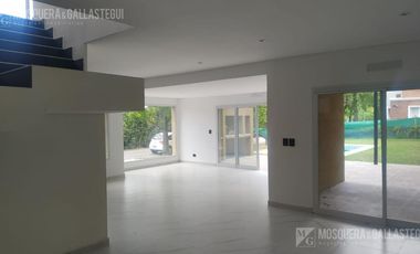 Casa en venta - Boat Center.