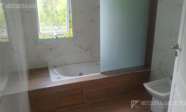 Casa en venta - Boat Center.