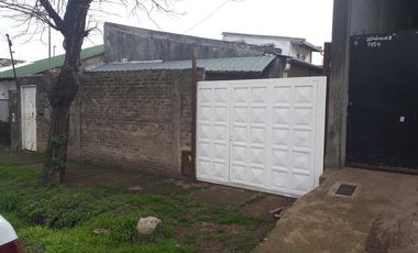 Casa en venta en Esteban Echeverría, Monte Grande - Gas natural
