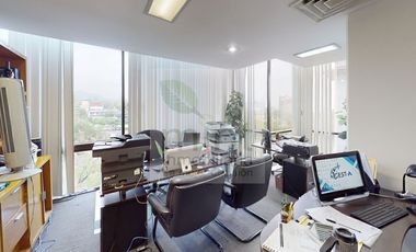 Oficinas en Venta en Jardines en la Montaña Zona Pedregal 11 Autos 210m2