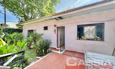 CASA LOTE PROPIO 3 DORMITORIOS, GARAGE Y PARQUE, JARDIN AL FTE.  266M2